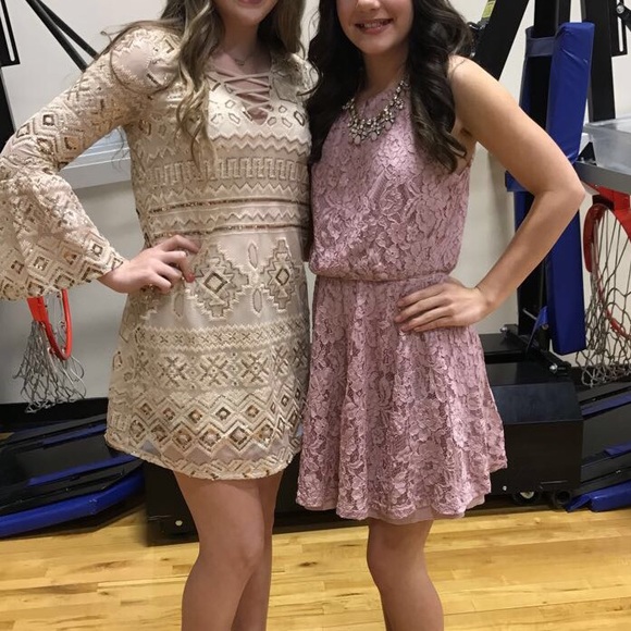 Gold sequin dress - Picture 3 of 3